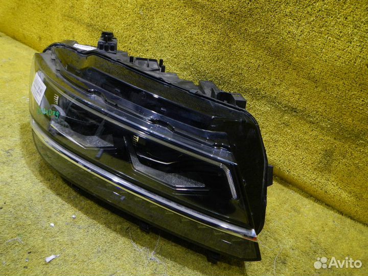 Фара правая Volkswagen Tiguan