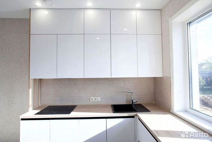 Кухонный гарнитур угловой в потолок на заказ