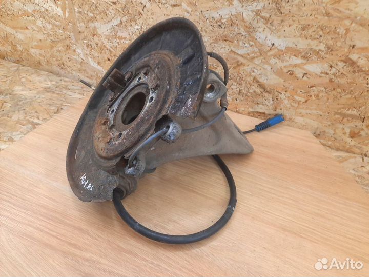 Кулак задний левый BMW Е39