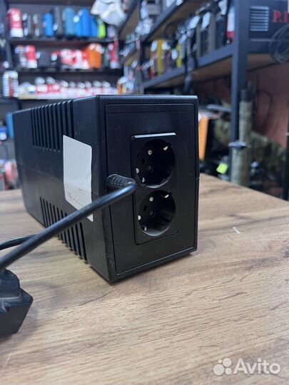 Источник бесперебойного питания ippon