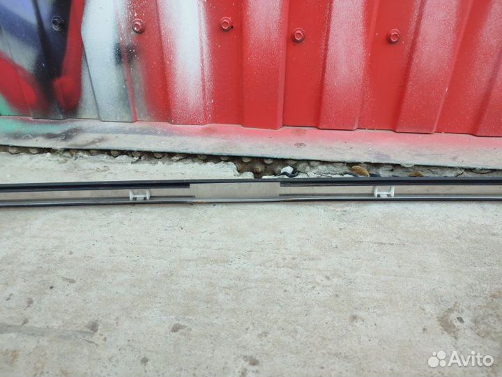 Молдинг на крышу правый Nissan Dualis NJ10-049131