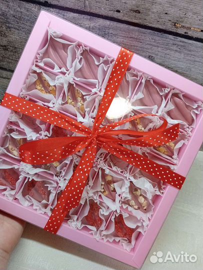 Шоколадные наборы 14 февраля,торты