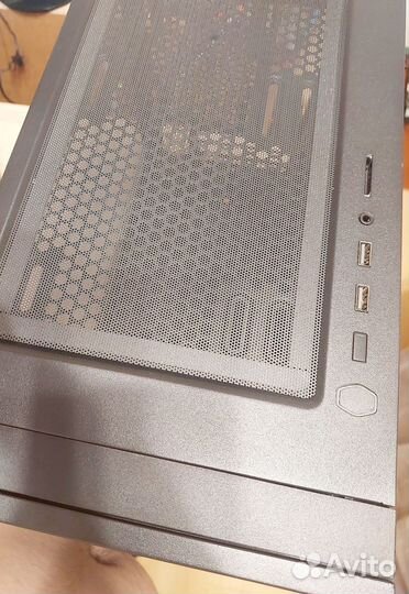 Cooler master silencio S400 TG - С шумоизоляцией