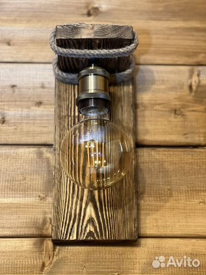 Светильник из дерева