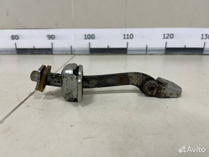 Ограничитель двери Chevrolet Niva 2002-2009