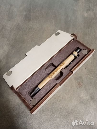 Подарок для мужчин, женщины. Ручка с гравировкой