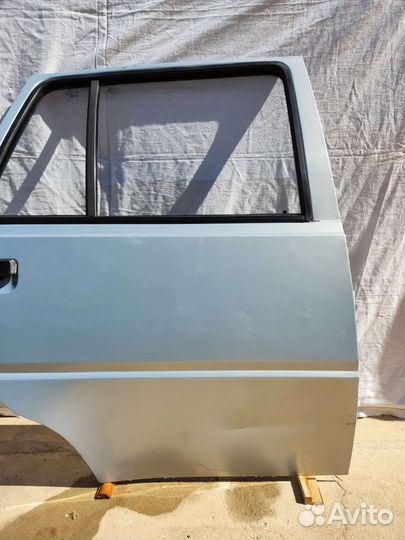 Задняя правая дверь заз Славута