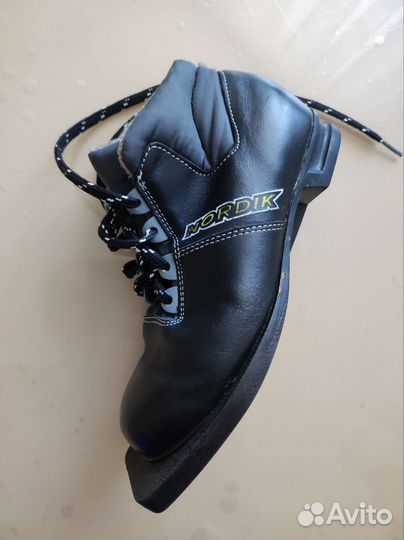 Лыжные ботинки 