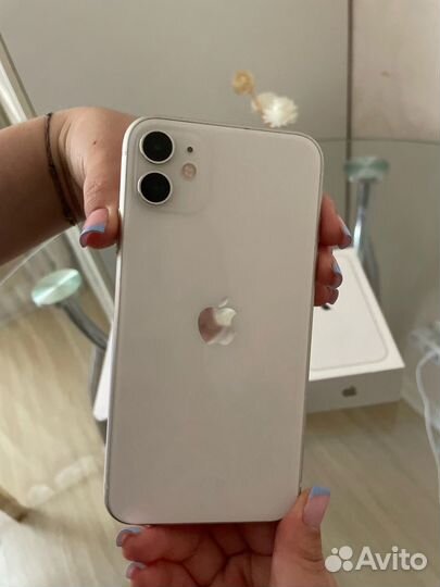 iPhone 11 64GB White