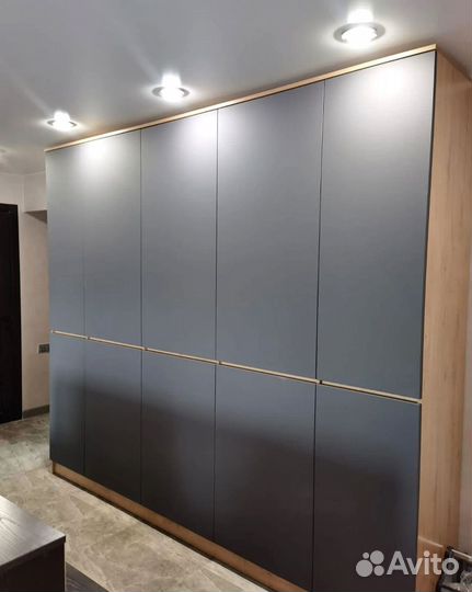 Угловой шкаф