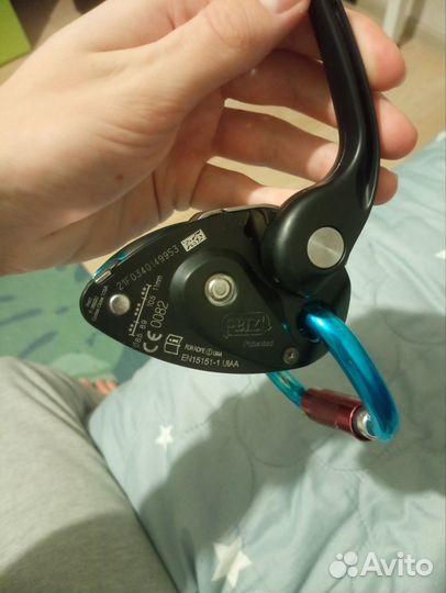 Страховочно-спусковое устройство Petzl Grigri