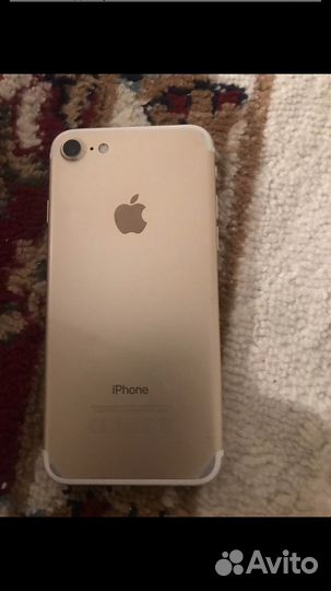 Телефон iPhone 7