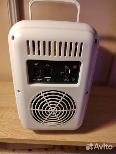 Минихолодильник для косметики