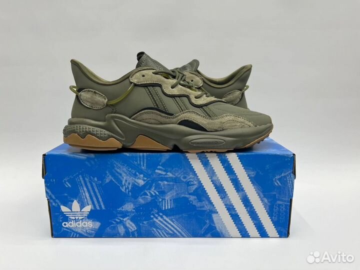 Кроссовки adidas ozweego