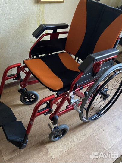 Инвалидная кресло-коляска KY-871