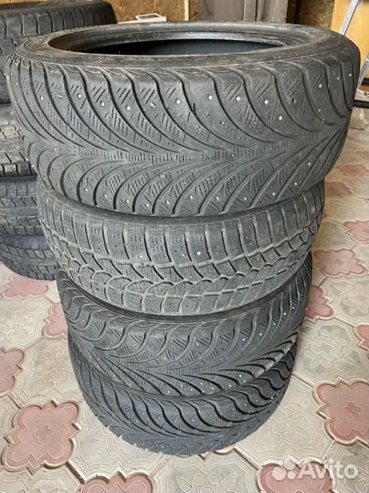 Sava Eskimo Stud 215/55 R17