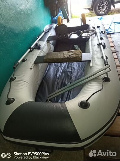 Продам лодку «Ривьера 3200 ск»