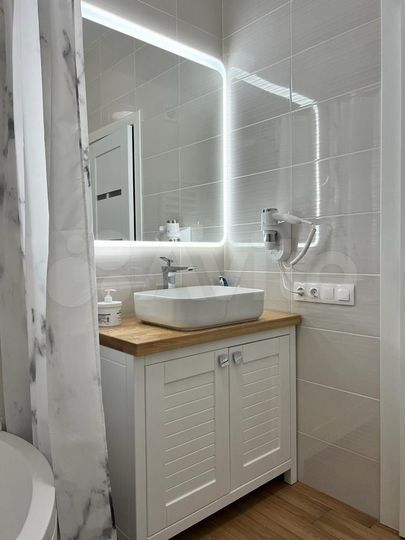 2-к. квартира, 65 м², 6/10 эт.