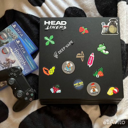 Sony PS4 pro 1tb геймпад + 2 игры