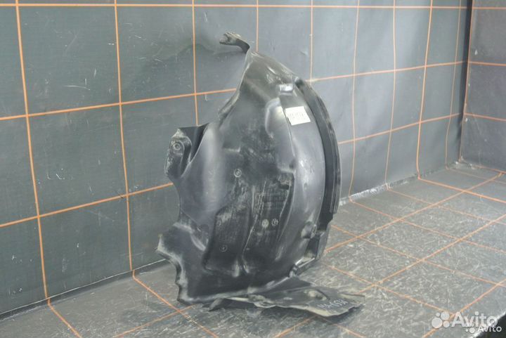 Локер (подкрылок) передний правый - Mercedes X253