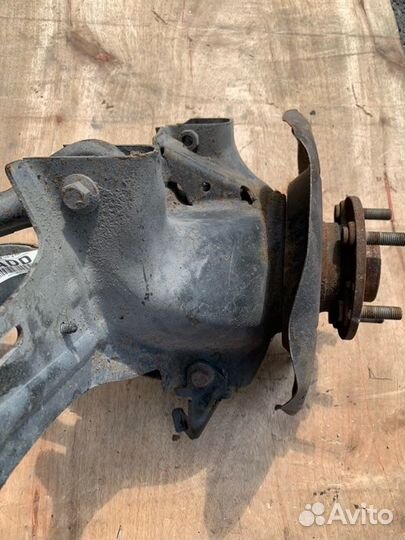 Кулак поворотный задний правый Ford Focus 3 pnda