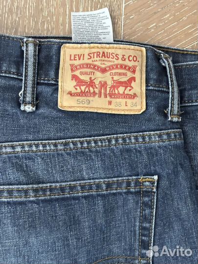 Levis 569