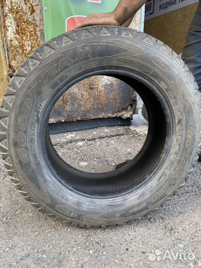 Goodyear Wrangler AT/SA 235/65 R17