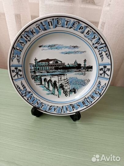 Сувенирные тарелки разных стран