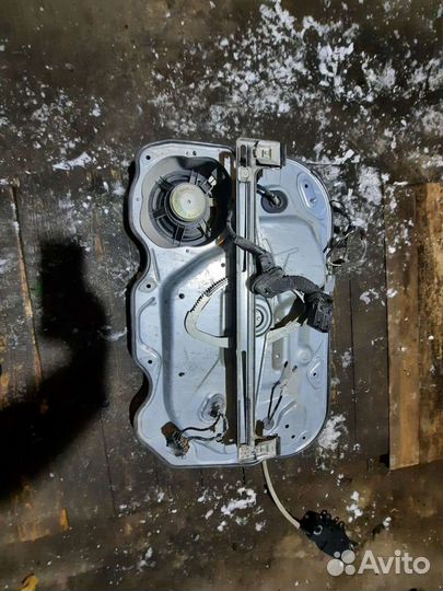 Стеклоподъемник передний левый Ford Focus 2