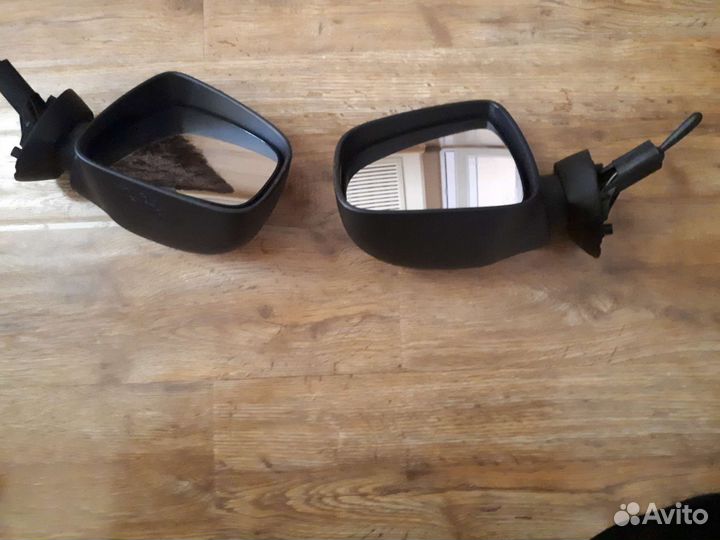 Зеркала на LADA largus