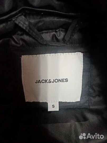 Легкая демисезонная куртка Jack & Jones (S)