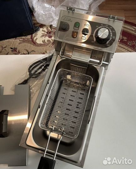 Фритюрница новая Liloma