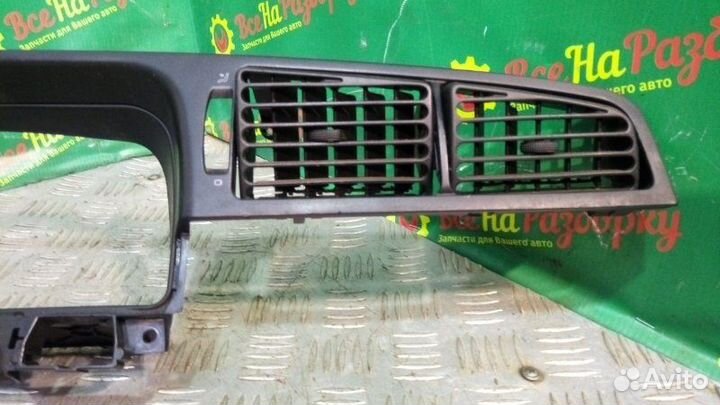 Консоль панели приборов Volkswagen Passat B4 седан