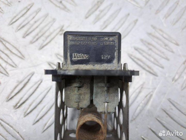 Резистор вентилятора охлаждения Renault Fluence