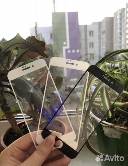 Защитное стекло на iPhone