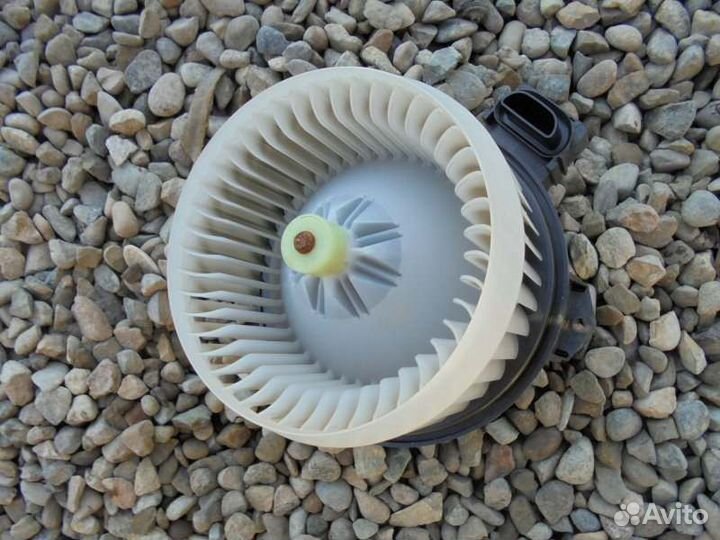 Мотор печки Toyota Vitz KSP130 1KR-FE 2011/5