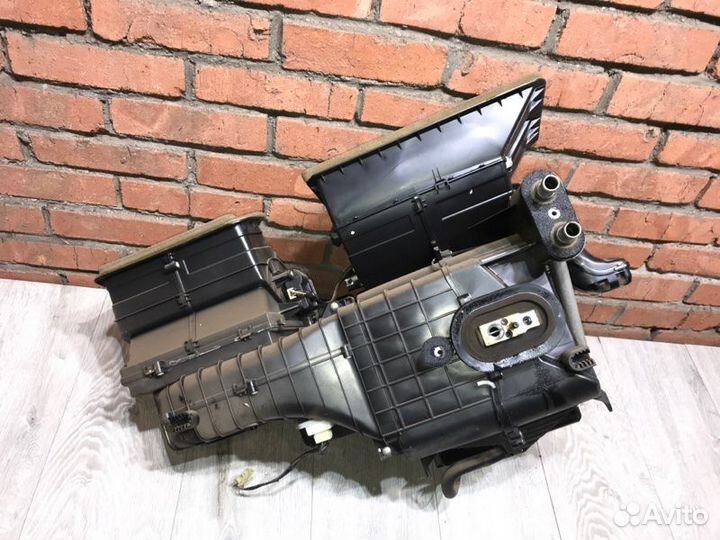 Корпус печки с радиатором и испарителем Ssangyong