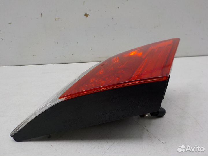Фонарь задний левый внутренний Hyundai Genesis 200
