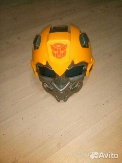 Шлем бамблби