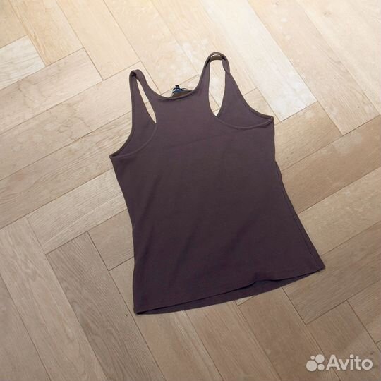 Майка коричневая облегающая