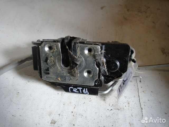 Замок двери Getz (03-10) пер R с активатором б\у (арт. 813201C020)