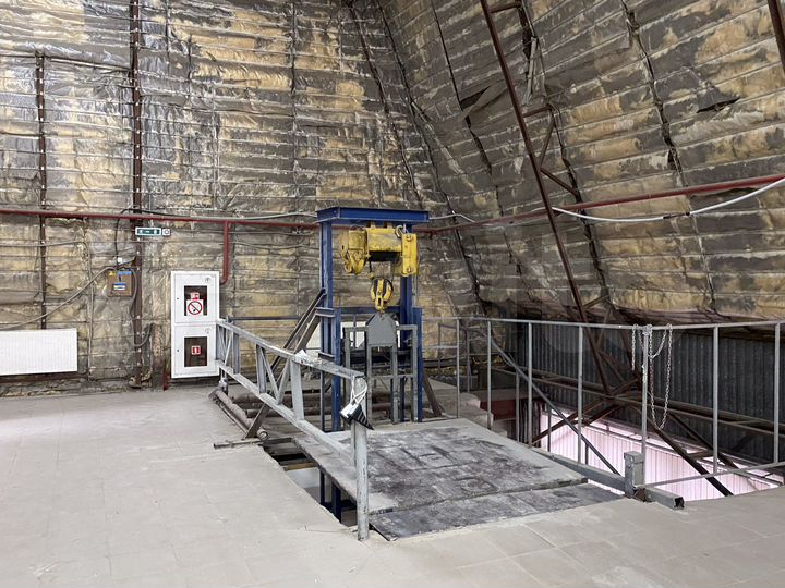 Теплый склад с подъемником, 927.97 м²