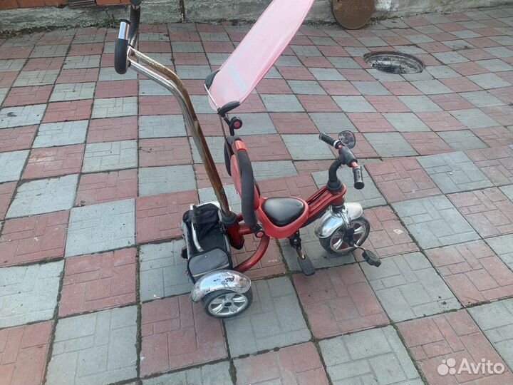 Детский велосипед с ручкой