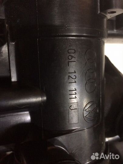 Корпус термостата помпа 1.8 tfs А4 Б8 06L 121 111J