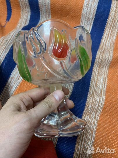 Конфетница на ножке