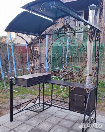 Мангал с крышей