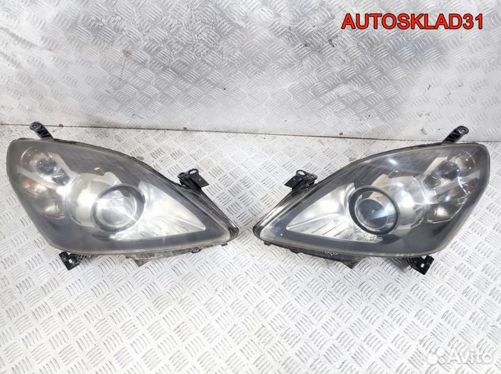 Фары ксеноновые комплект Opel Zafira B 24451044