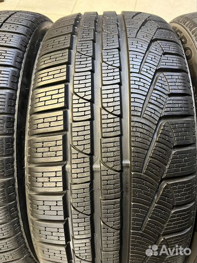 Pirelli Winter Sottozero II 245/40 R20 и 275/35 R20