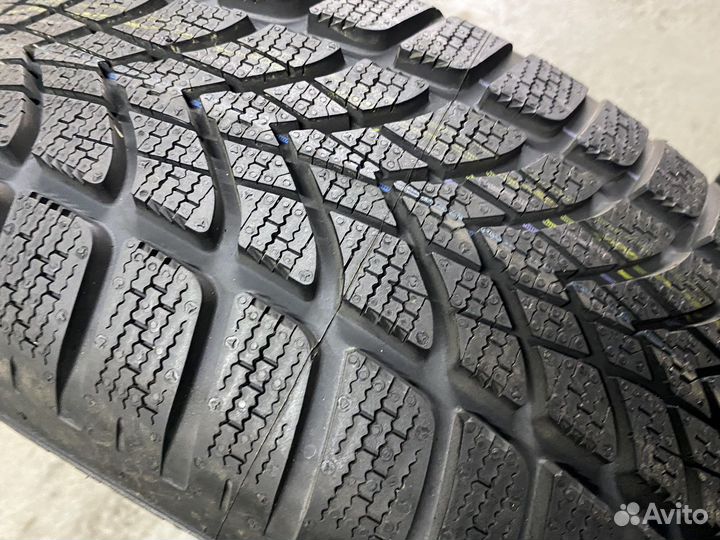 Dunlop SP Winter Sport 4D 215/55 R18 95H
