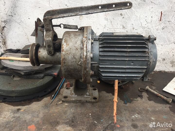 Электропривод для швейной машины